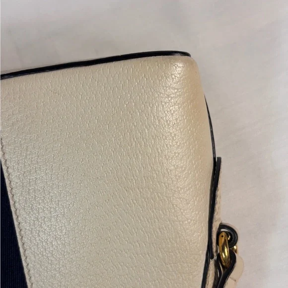Stunning Gucci Dome Crossbody - Picture 11 of 16